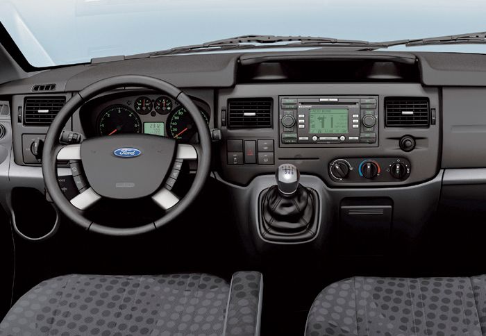 Η βραβευμένη συνολική αισθητική του εσωτερικού της καμπίνας του Ford Transit έχει διατηρηθεί με τις κατάλληλες
ωστόσο, «πινελιές» ουσίας και ποιότητα