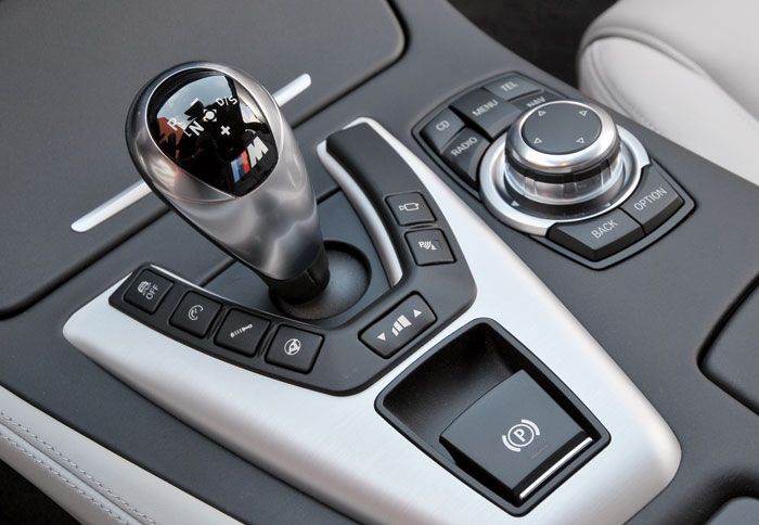 Πλήθος κουμπιών για να σετάρεις τη Μ5 όπως θες…
