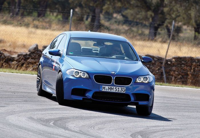 Είναι Mύθος