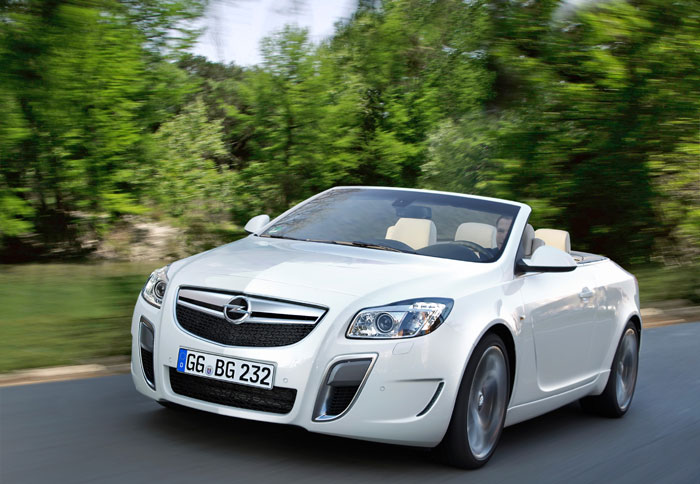 Με μοντέρνες γραμμές και δυναμικό design, το νέο Opel Insignia Cabrio (κατασκοπευτική φωτογραφία) θα είναι ένα από τα πιο ελκυστικά μοντέλα της κατηγο