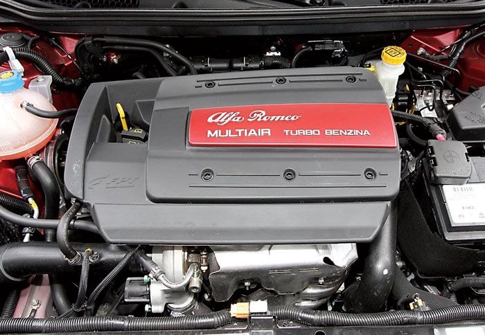 Ο MultiAir των 170 ίππων, στην έκδοση με το κιβώτιο Alfa TCT προσφέρει πολύ καλές επιδόσεις.
