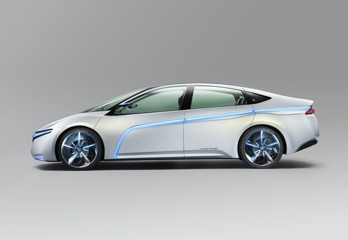 To λευκό και το μπλε στο αμάξωμα του AC-X αποτελούν σημειολογική αναφορά για το οικολογικό προφίλ που θέλει να δώσει στο μοντέλο της Honda. 