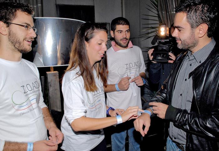 Η Νύχτα χωρίς ατυχήματα, προάγει την οδική ασφάλεια και αποτρέπει τους νέους από την οδήγηση μετά από κατανάλωση αλκοόλ.