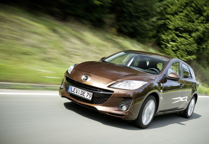 Με μικρές αισθητικές πινελιές ανανέωσης το Mazda3 συνεχίζει να δείχνει δυναμικό και μοντέρνο.