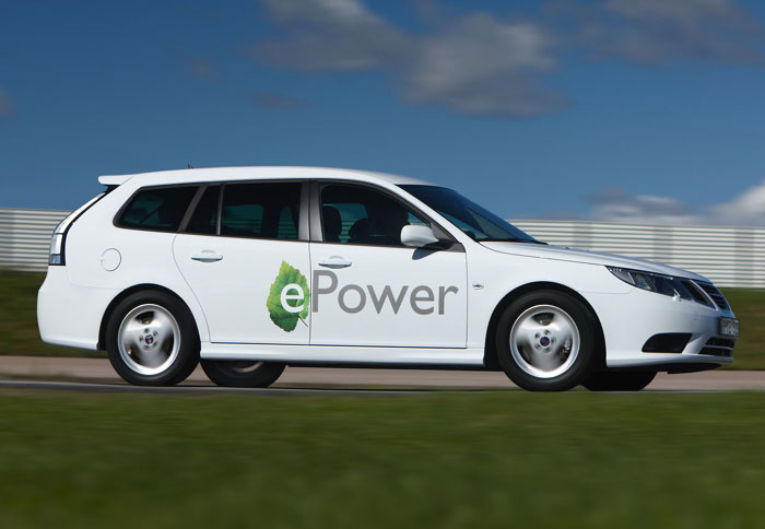 Η απόδοση του ηλεκτροκινητήρα είναι οι 184 ίπποι ενώ τα 0-100 χ.α.ω. έρχονται σε μόλις 8,5 δλ. 