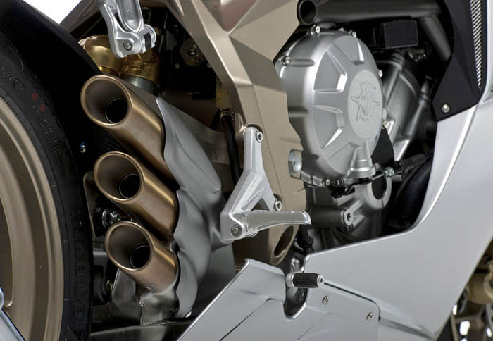 MV Agusta F3: σύννεφα στον ορίζοντα