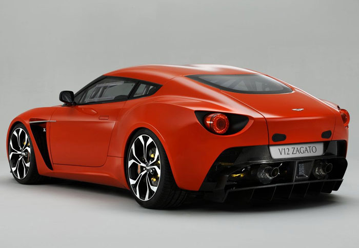 Η σχεδίαση είναι χαρακτηριστική του οίκου Zagato, ειδικά στο πίσω μέρος με την ανάγλυφη οροφή και τα στρογγυλά φανάρια   