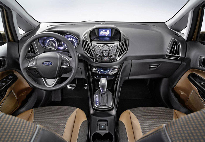 Στο εσωτερικό η Ford χρησιμοποιεί τεχνολογία HMI (Human Machine Interface) και οθόνη αφής μεγέθους 6 ιντσών 