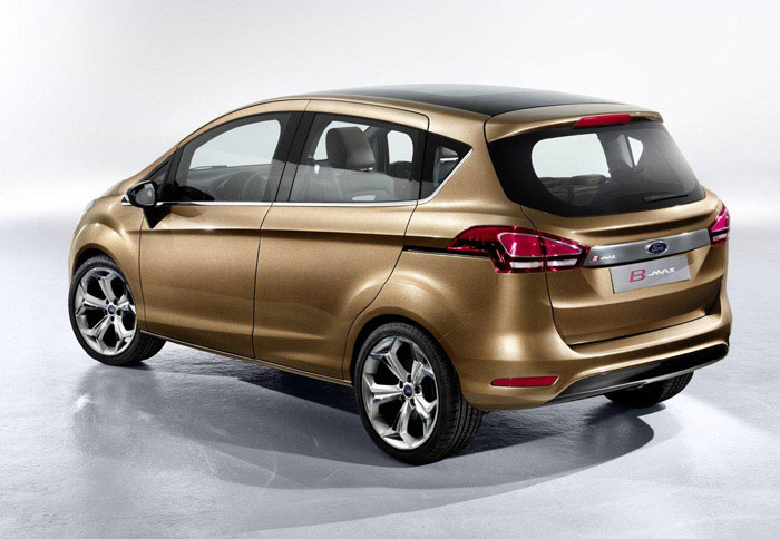 Το B-Max ανήκει στη μικρή κατηγορία, βασίζεται στο Fiesta και είναι κατά 11 εκατοστά μακρύτερο και ψηλότερο  