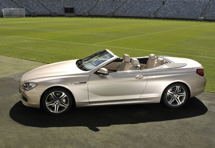 Το αμάξωμα είναι 2+2 θέσεων ενώ η ποιότητα κυμαίνεται σε κορυφαίο επίπεδο