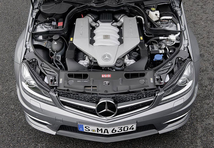 Η Mercedes αποφάσισε να διατηρήσει τον ατμοσφαιρικό κινητήρα των 6,2 λίτρων και 457 ίππων