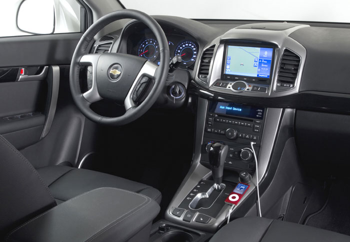 Μικρές και οι βελτιώσεις στο εσωτερικό, με τη βασική διάταξη να μένει ως έχει, και τους χώρους να κυμαίνονται σε υψηλά επίπεδα 