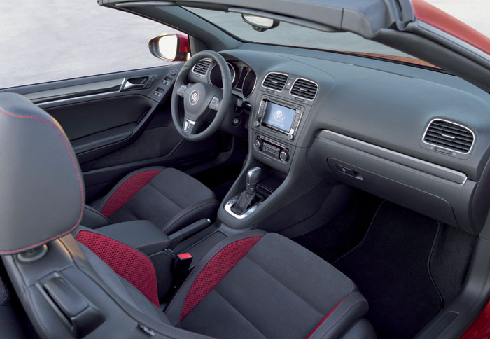 Γνώριμο το εσωτερικό, χωρίς αλλαγές από την υπόλοιπη γκάμα των Golf