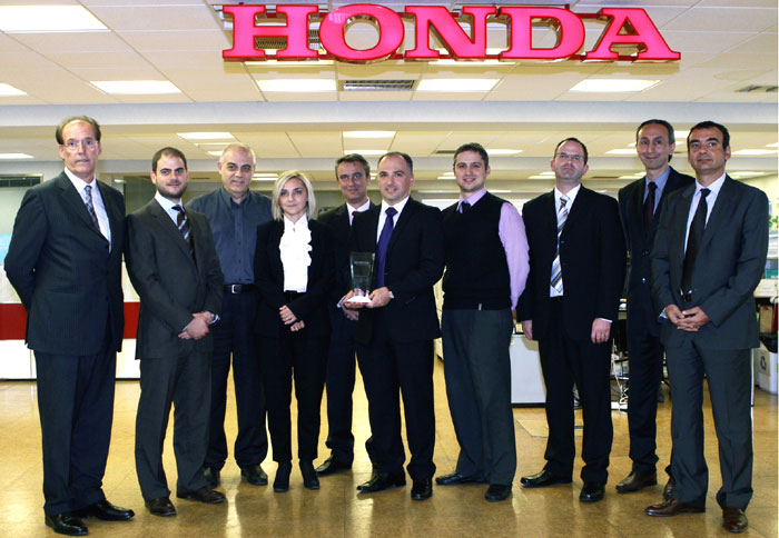 Από αριστερά: Μιχάλης Παγίδας, Ιωάννης Δ. Σαρακάκης, Ευστράτιος Πανάγος, Μαρία Σίσκου, Ευθύμιος Γαγάνης, Ντανιέλ Απικιάν, Ευάγγελος Δεληπέτρος, James 