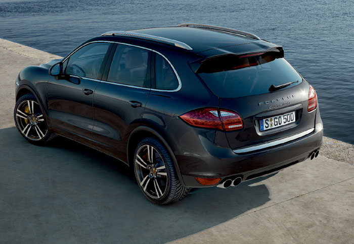 Η επόμενη γενιά της Porsche Cayenne θα αποκτήσει ένα «αδελφάκι» που δε θα είναι άλλο από το SUV της Lamborghini