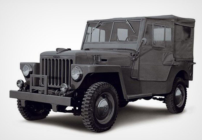 …ενώ το όνομα Land Cruiser χρησιμοποιήθηκε το 1954 από το εικονιζόμενο Toyota 25 BJ 