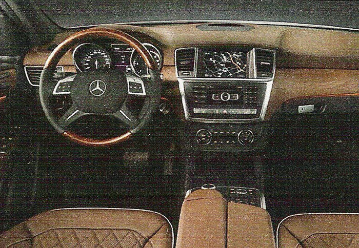 Στο εσωτερικό του γερμανικού μοντέλου έχει γίνει εκτεταμένη χρήση ξύλου και δέρματος, με την πολυτέλεια και την ποιότητα να κυριαρχούν