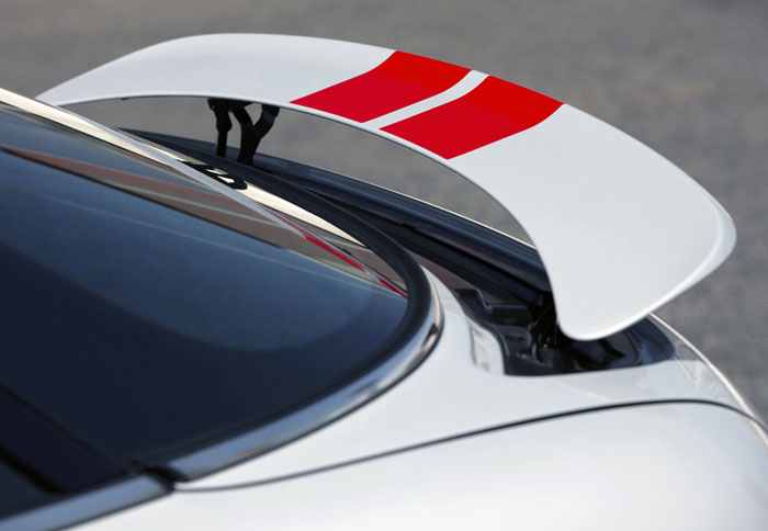 Το Coupe είναι το πρώτο Mini με ηλεκτρική αναδιπλούμενη αεροτομή