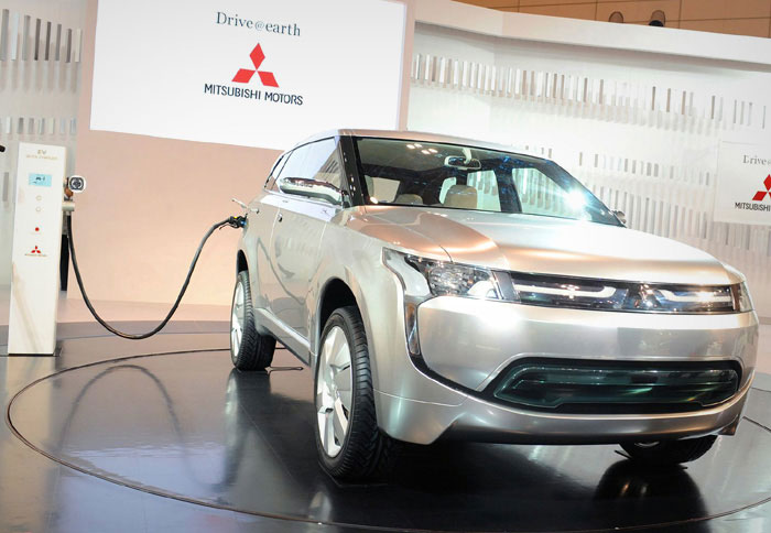 Το νέο plug in hybrid crossover της Mitsubishi θα είναι εμπνευσμένο από το PX-MiEV Concept του 2009 (φωτογραφία)