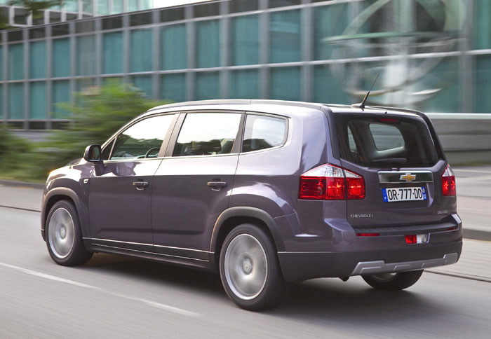 To μήκος του μοντέλου είναι τα 4.652 χιλ. 