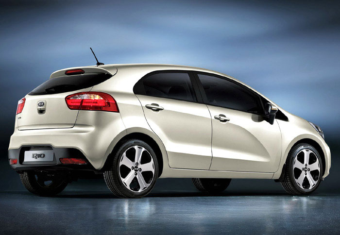 Το αυτοκίνητο θα το δούμε στην έκθεση της Γενεύης. Οι πρώτες πληροφορίες αναφέρουν αποθηκευτικό χώρο στα 292 λίτρα