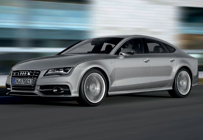 Όπως όλα τα νέα S μοντέλα της Audi, έτσι και το εικονιζόμενο S7 Sportback, θα είναι διαθέσιμο από την προσεχή άνοιξη.