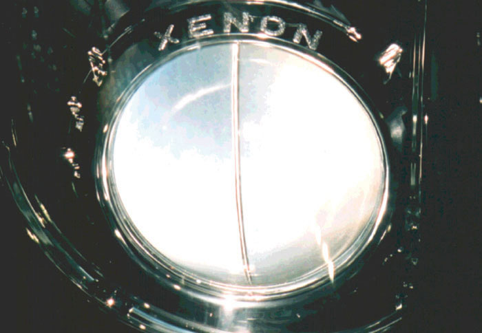 Με 1.500 ευρώ τα φώτα Xenon είναι ένα ακριβό έξτρα. Πόσο απαραίτητα όμως είναι;