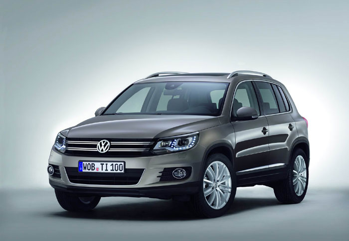 Το ανανεωμένο Tiguan παραπέμπει στο μεγαλύτερο και πολυτελέστερο Touareg.


