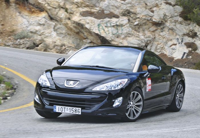 Το Peugeot RCZ θέλγει το νεανικό (και όχι μόνο) κοινό με τη μοναδική του εμφάνιση και τις δυναμικές του επιδόσεις.