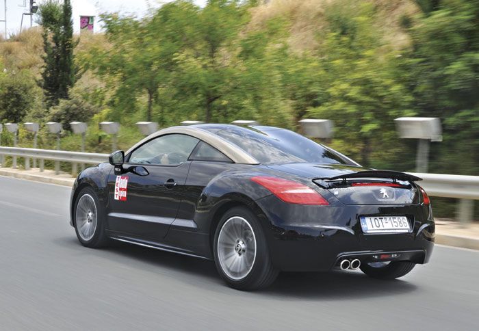 Το πάτημα του RCZ Coupe είναι σαφέστατα σίγουρο, ενώ δε θυσιάζεται η άνεση.