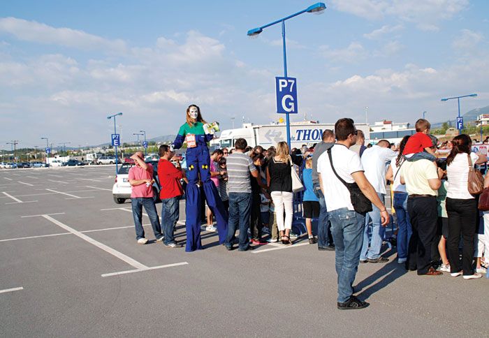 Οι παρευρισκόμενοι στην εκδήλωση του Auto Τρίτη έλαβαν έναν 36σέλιδο οδηγό οδικής ασφάλειας.

