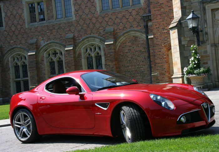 Alfa Romeo 8C Competizione.
