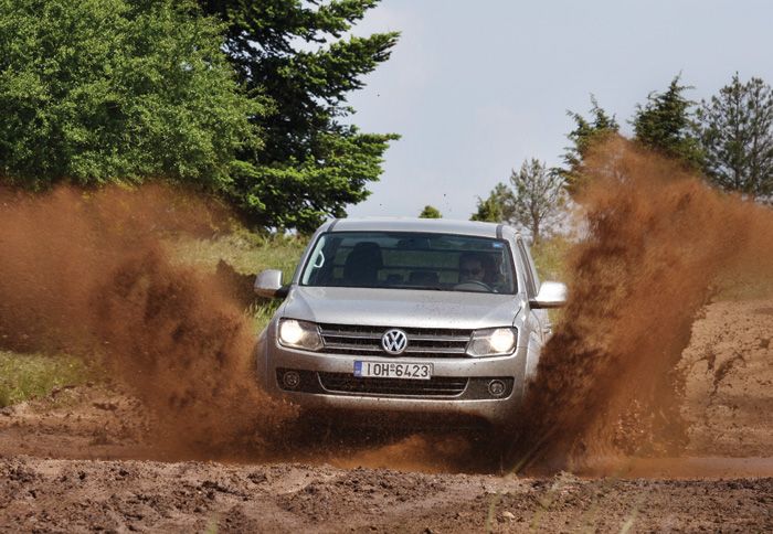 Το νέο VW Amarok έχει όλα τα στοιχεία που χρειάζεται ο αγοραστής διπλοκάμπινων ελαφρών επαγγελματικών φορτηγών.