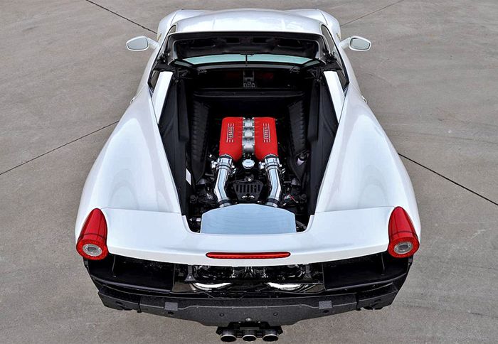 O υπεύθυνος της μετατροπής, ήταν πραγματικά ευχαριστημένος με αυτά που πρόσφερε η 458 Italia και πριν τη βελτίωσή του, ωστόσο ένιωθε, αυτός και ο αδερ