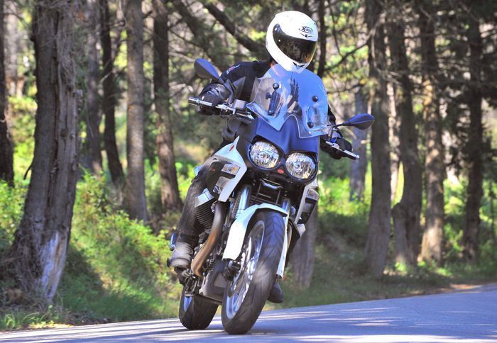 Το Stelvio είναι εφοδιασμένο με την έκδοση «Quattrovalvole», τον κινητήρα με την υψηλότερη απόδοση μεταξύ όλων των κινητήρων.