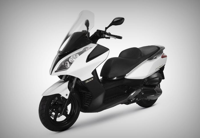 Η νέα σειρά γνήσιων αξεσουάρ της Kymco περιλαμβάνει ένα σύστημα πλάτης συνοδηγού και μια σχάρα μεταφοράς.