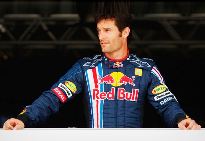 Ο Mark Webber αναφέρει οτι κάτι είχε κολλήσει κάτω από το πάτωμα της RB7 και συνέβαλλε στην έξοδό του.