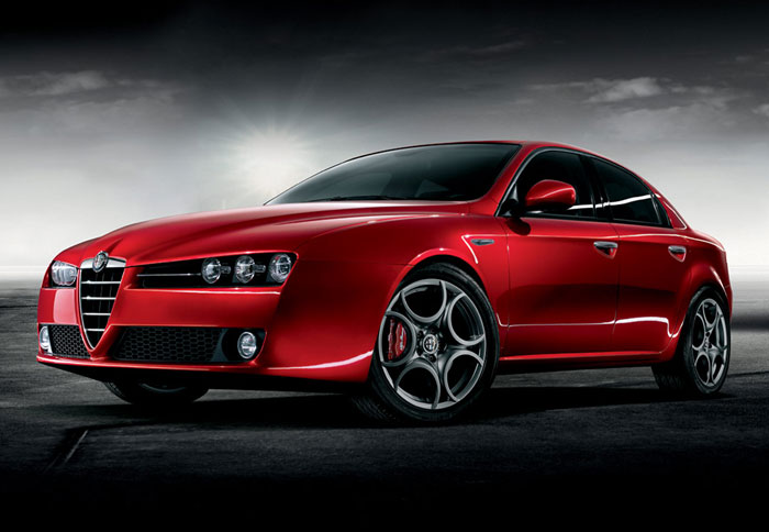 Την επιθετικότερη εμφάνιση των τριών έχει η Alfa Romeo 159.