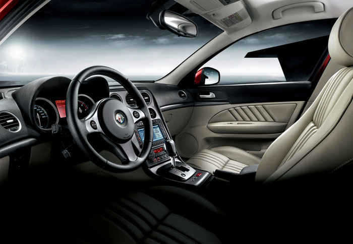 Αν εξαιρέσεις το δείκτη του τούρμπο, αλλαγές δεν υπάρχουν στο εσωτερικό της Alfa.