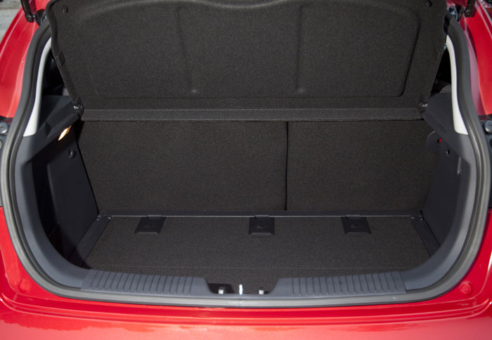 Ο χώρος αποσκευών ανέρχεται στα 288 λίτρα.