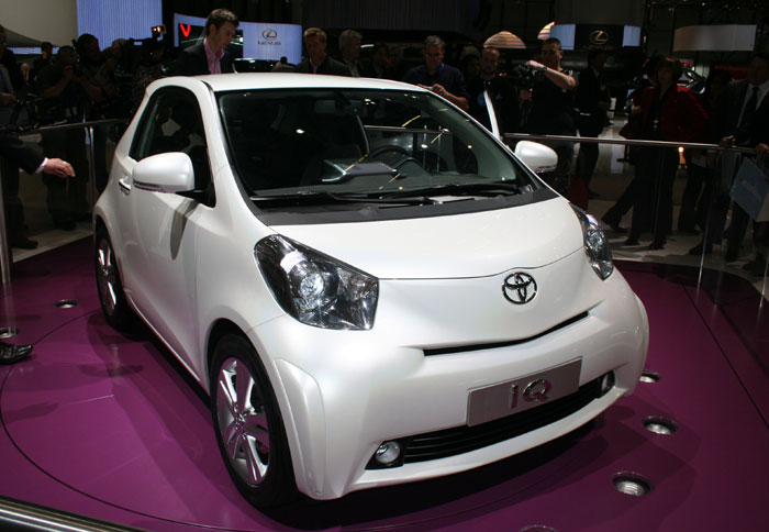 Toyota  iQ  και Urban Cruiser 