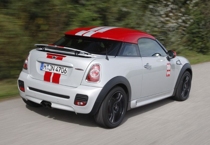 Έχει δεχθεί ορισμένες μικρές επεμβάσεις, ώστε να προσφέρει μια ακόμη πιο σπορτίφ οδική συμπεριφορά