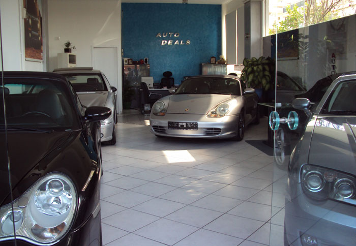 To κατάστημα βρίσκεται επί της οδού Αργυρουπόλεως 112 στην Αργυρούπολη