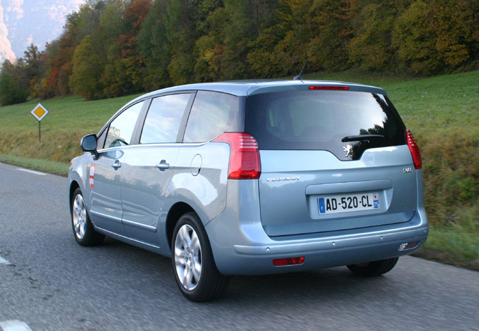 Το νέο 5008 vs Grand Scenic και Zafira 