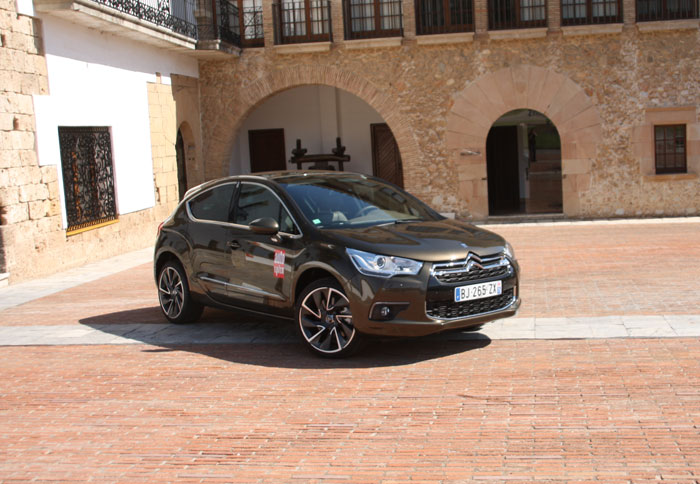 Οδηγούμε τo νέo Citroen DS4