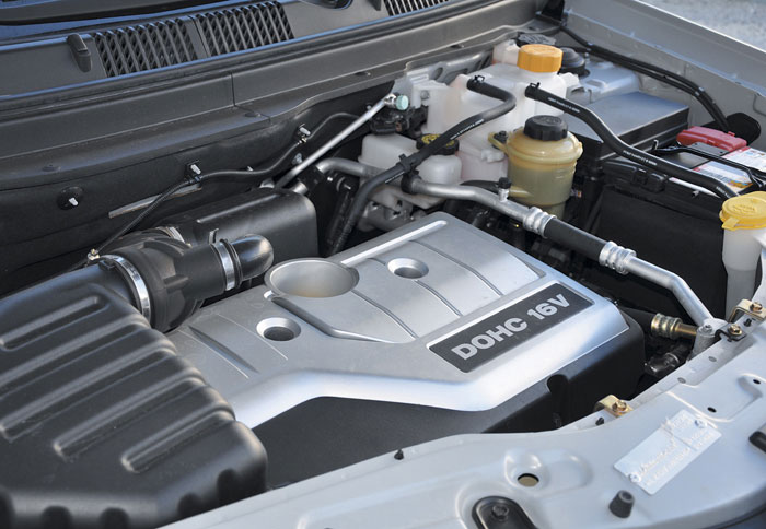 Ο κινητήρας του Captiva με τα 133 Ps δείχνει τη δυσαρέσκειά του να κινήσει σε γρήγορους ρυθμούς το βάρους 1.845 κιλών αμάξωμα. 