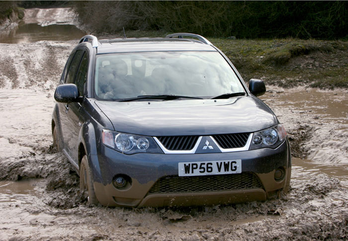 Στην   κρiση... μόνο Mitsubishi