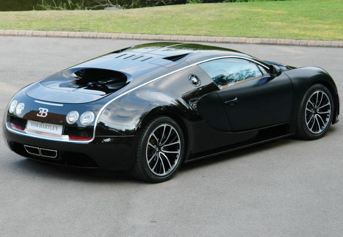 Σε κάθε περίπτωση, η ενισχυμένη έκδοση της ανοικτής Veyron θα αποδίδει λιγότερο από την εικονιζόμενη Super Sport των 1.200 ίππων, η οποία τιμάται 2,4 