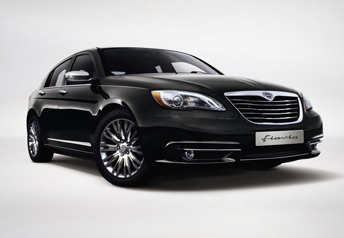 Η sedan εκδοχή του Chrysler 200 δε θα διασχίσει τελικά τον Ατλαντικό για να μετονομαστεί σε Lancia Flavia, πληρώνοντας το τίμημα της απουσίας κινητήρα