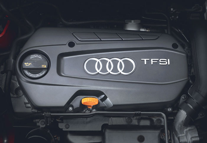 Στη βάση των κινητήρων θα είναι ο 1.2 TFSI με 86 ίππους, που όπως διαπιστώσαμε κινεί πολύ άνετα το A1